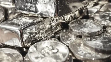 لماذا تتراجع أسعار الفضة وسط التوترات العالمية وفق رؤية خبراء الحرية؟